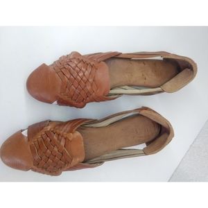 BORN Woman's Sandals Sz 7.5